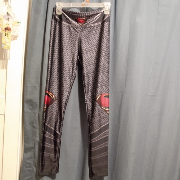 3/$15 Superman leggings - Picture 1 of 3